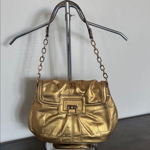 Antonio Melani Gorgeous Gold Metallic Leather Shoulder Hand Bag with Chain Strap - Picture 2 of 16